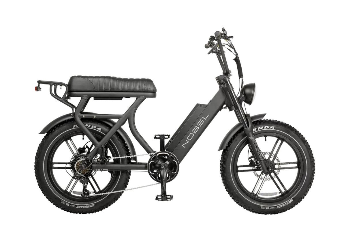 Afbeelding van een Nobel doorstap frame fatbikes, uitgevoerd in Zwart zijkant