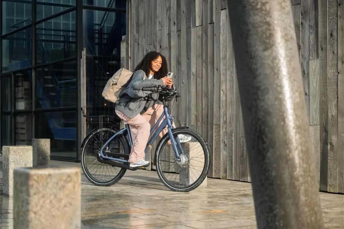 Afbeelding van een E-Tide Dames electric bikes, uitgevoerd in Aegean Blue Gloss, 53 cm - detail 5.