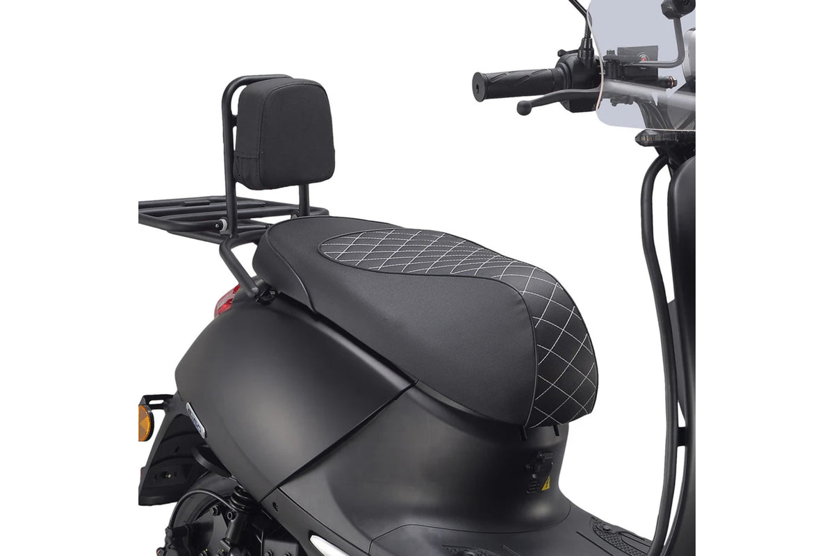 Afbeelding van een IVA E-GO S3 Special Zadel Zwart motor vehicle seating.